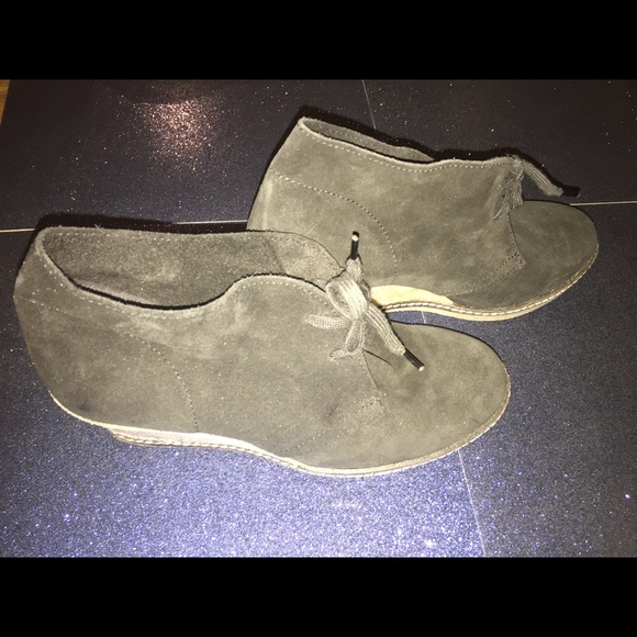 J.CREW From ITALY Suede Leather Booties 7 GUC - Picture 4 of 8